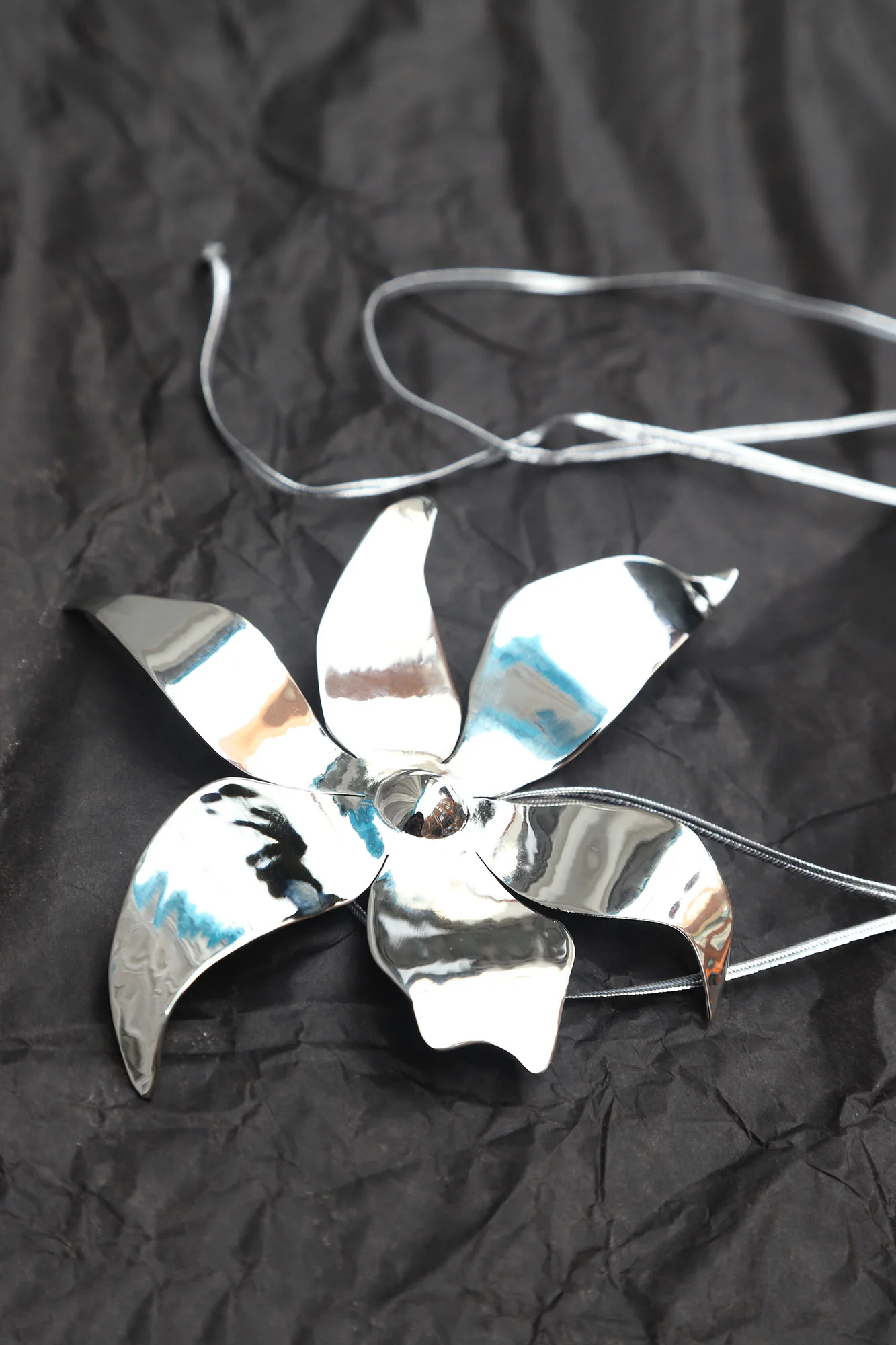 Big Evie Flower Necklace / Belt - Image 3
