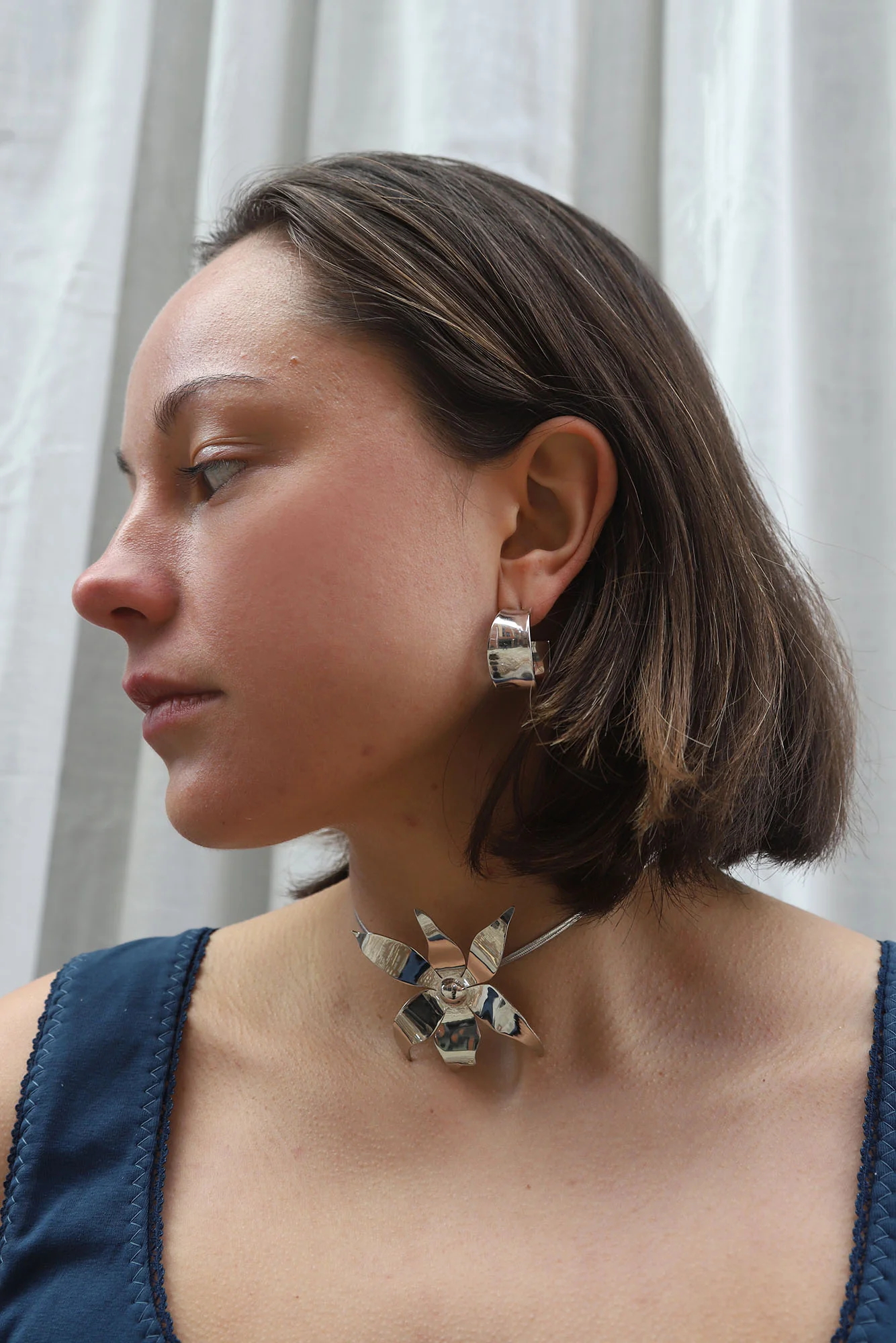 Evie Flower Necklace - Image 3