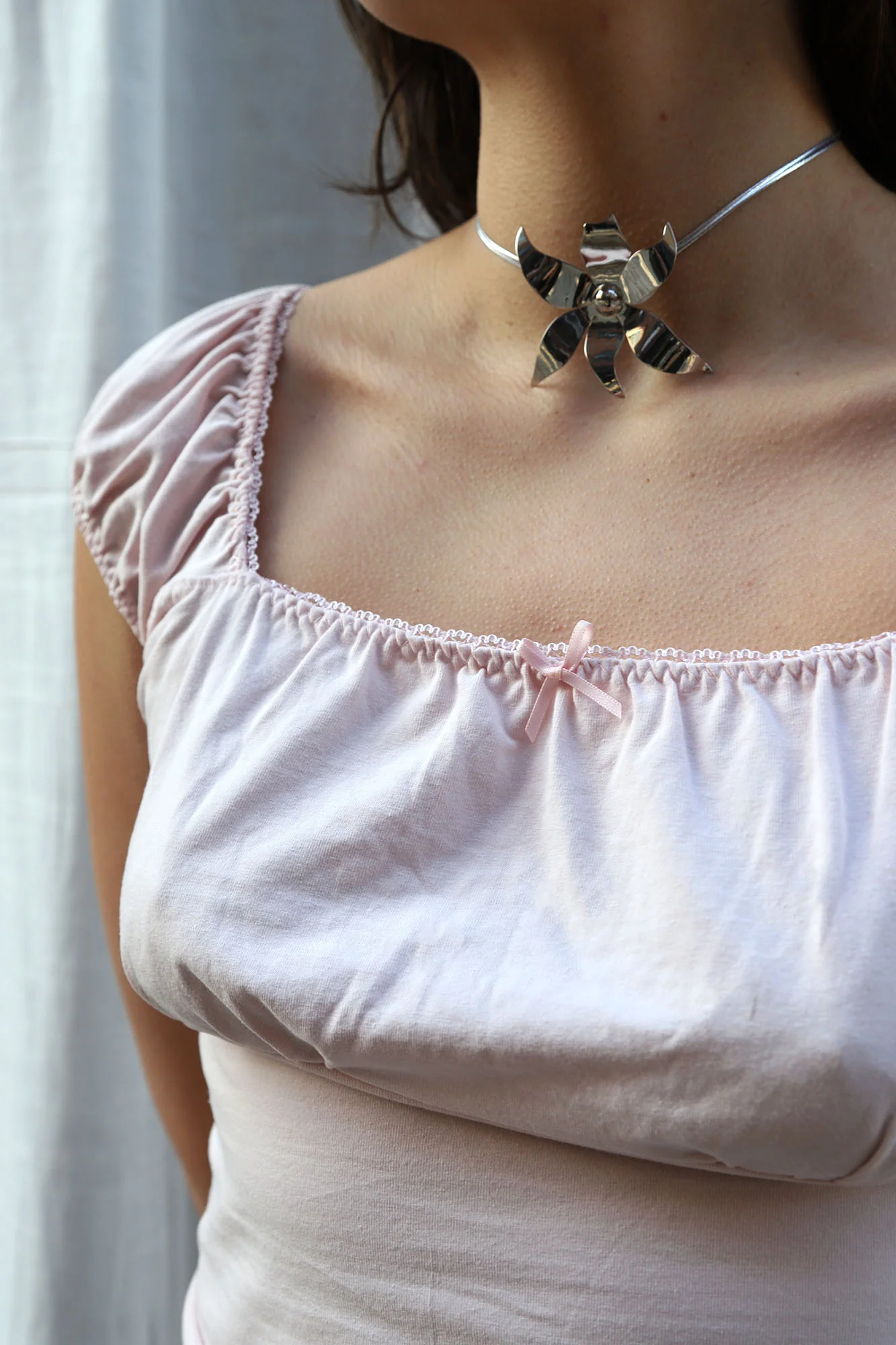 Evie Flower Necklace - Image 5