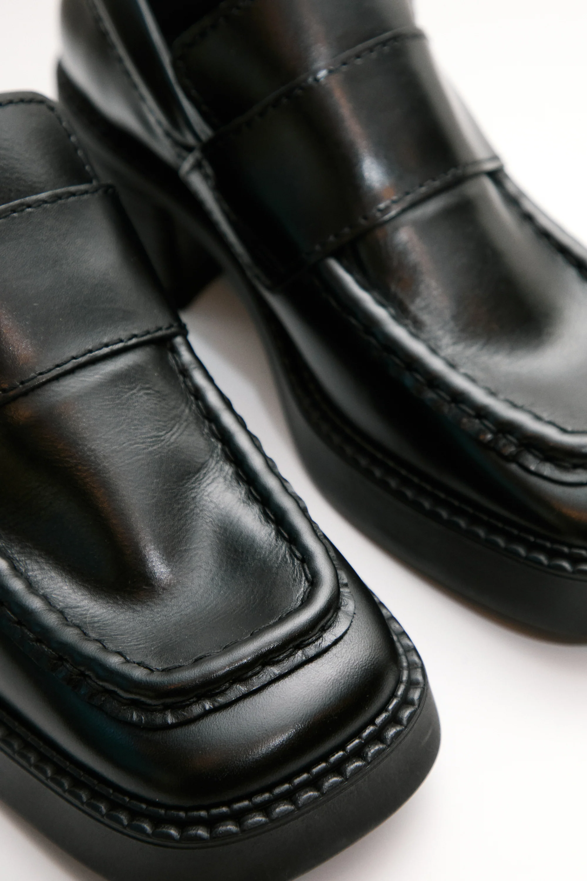 Karina Loafers | Black - Image 3