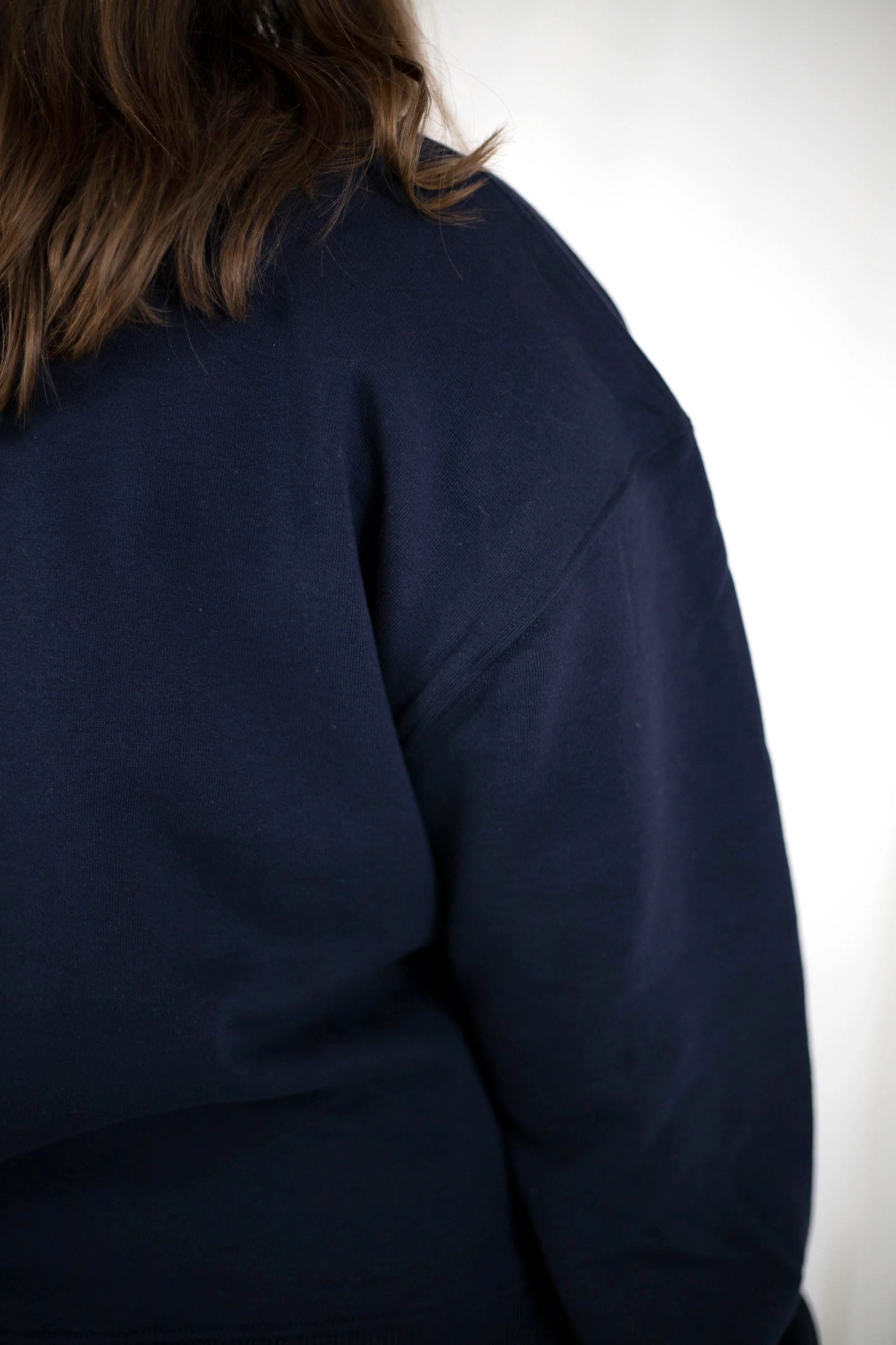 Shop Slow Fashion Sweatshirt in White/ Navy - Image 4